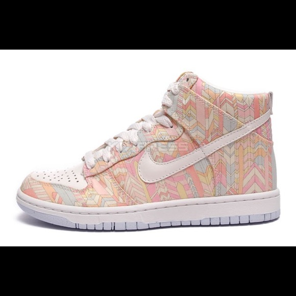 Nike Shoes - Nike high top sneakers